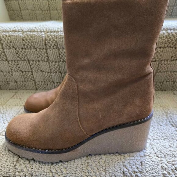 Nice Suede Booties - Picture 2 of 7